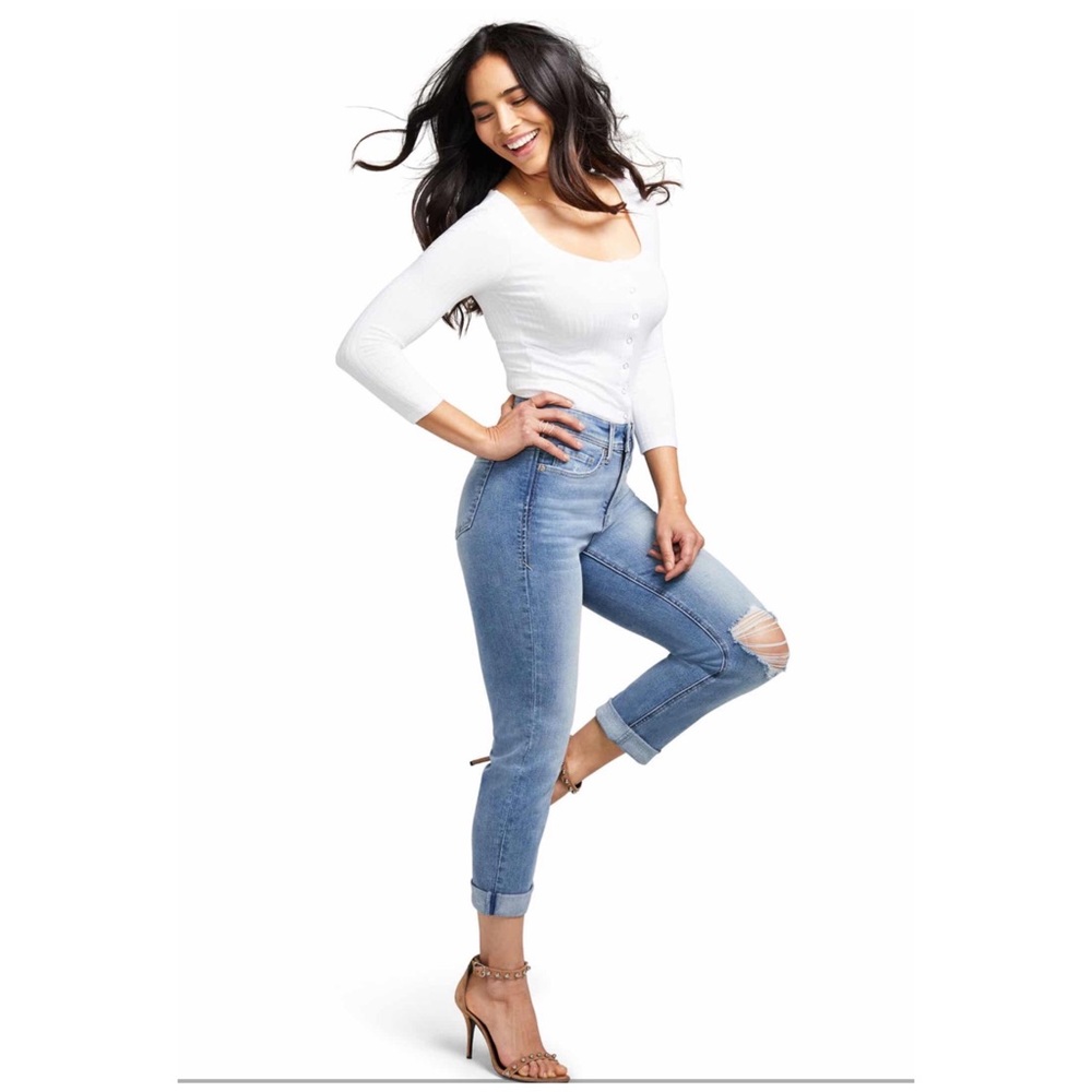 NWT Curves 360 By NYDJ Slim Straight Crop Jeans!